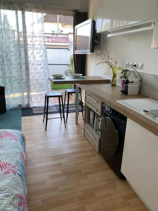 Ferienwohnung Le Cosy Tassin - Rez De Jardin Exterior foto